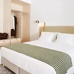 Pause Apartment
