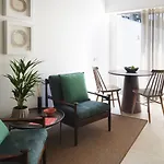 Pause Apartment *