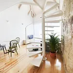 Apartment Pause