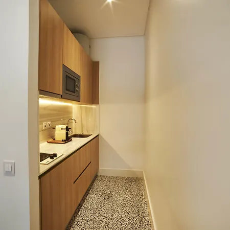 파우즈 아파트먼트 *