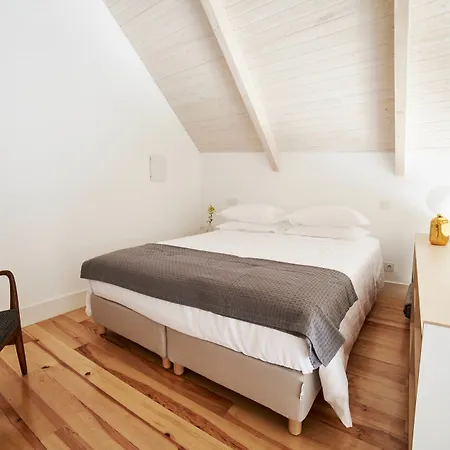 파우즈 아파트먼트 아파트 *