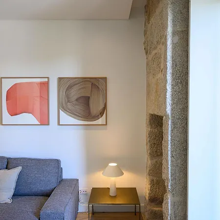 Apartment Pause *