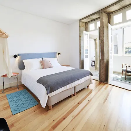 파우즈 아파트먼트 아파트