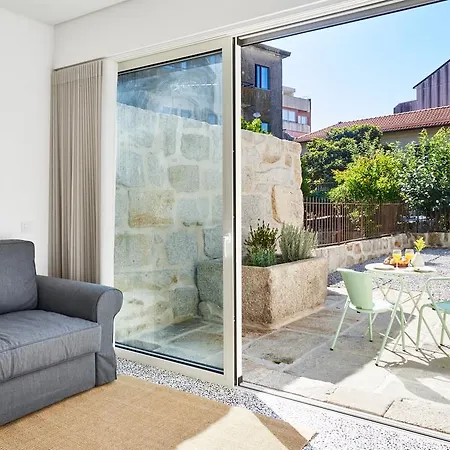 Pause Apartment *